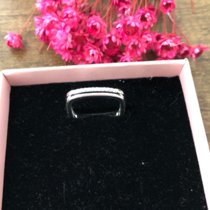 Anel Dois Fios Quadrado um Liso e Outro Cravejado N 22