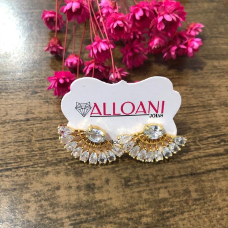 Brinco com zirconias brancas