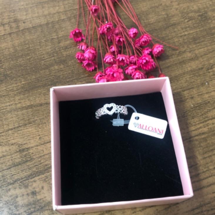 Anel Fita de Corações é um Coração Cravejado