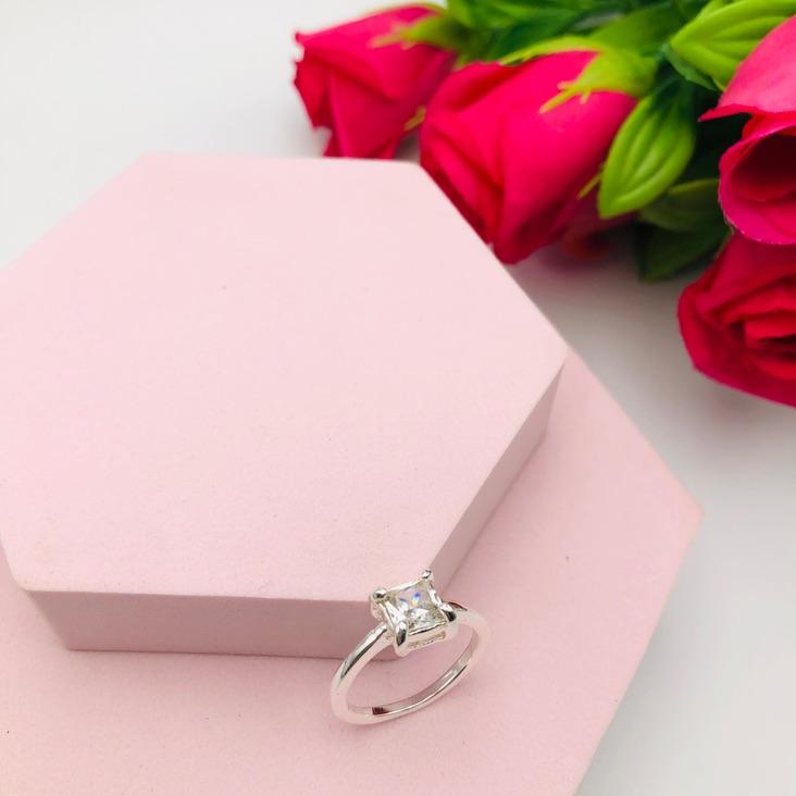 Anel Solitário Quadrado N 20