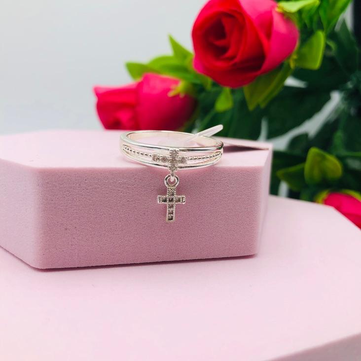 Anel Três Tiras com Pingente Cruz