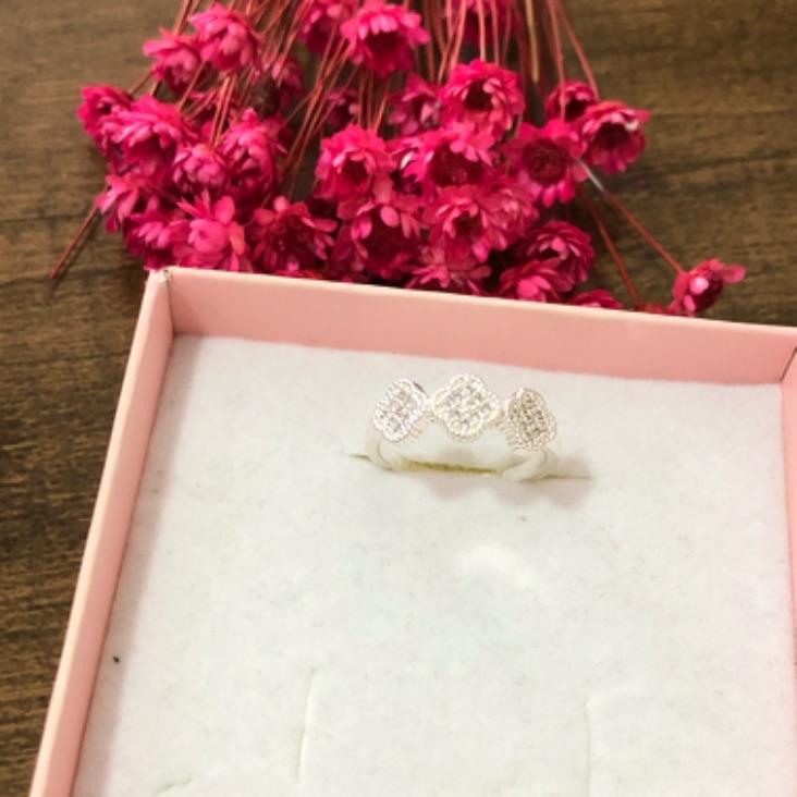 Anel Três Trevo Cravejado N 19