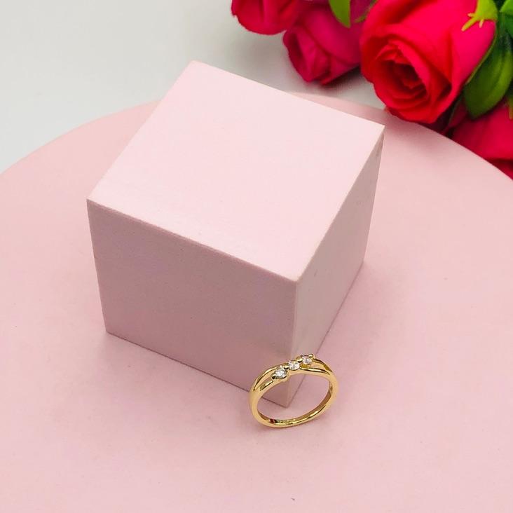 Anel Três Zircônias N 19