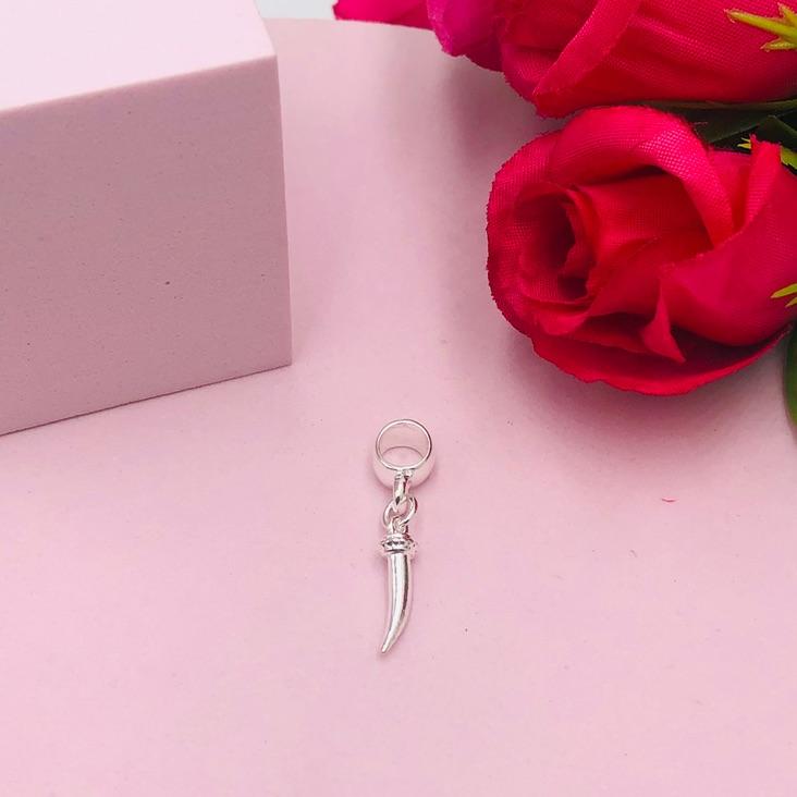 Berloque Dente de Sabre