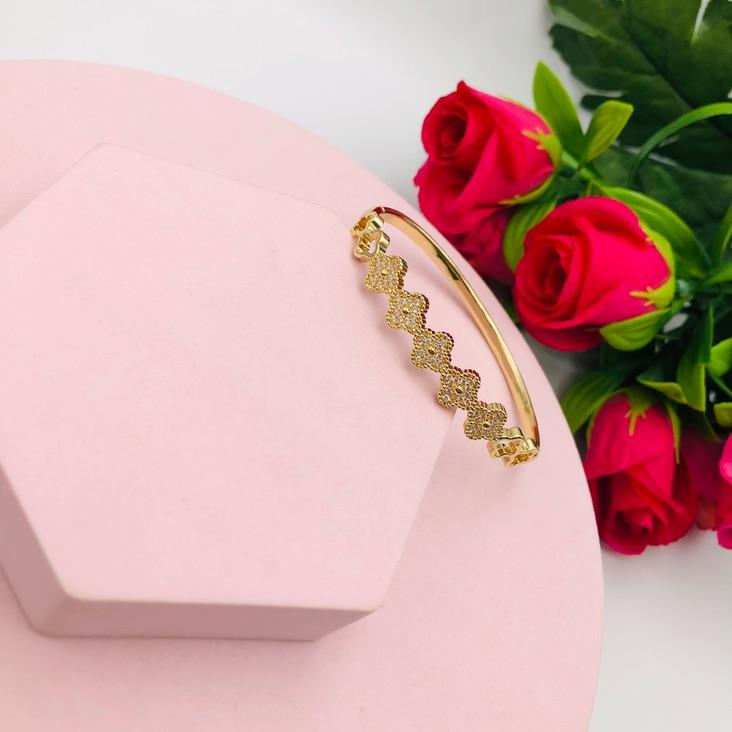 Bracelete Trevos Cravejado