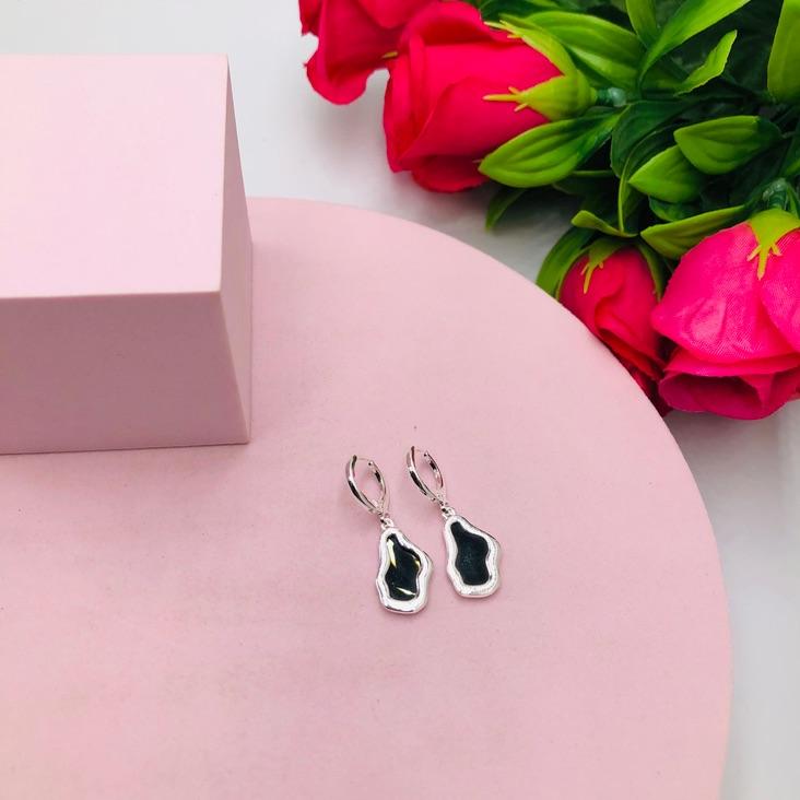 Brinco Argola Orgânico Preto