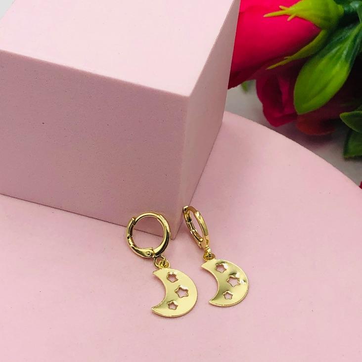 Brinco argolinha click com pingente lua