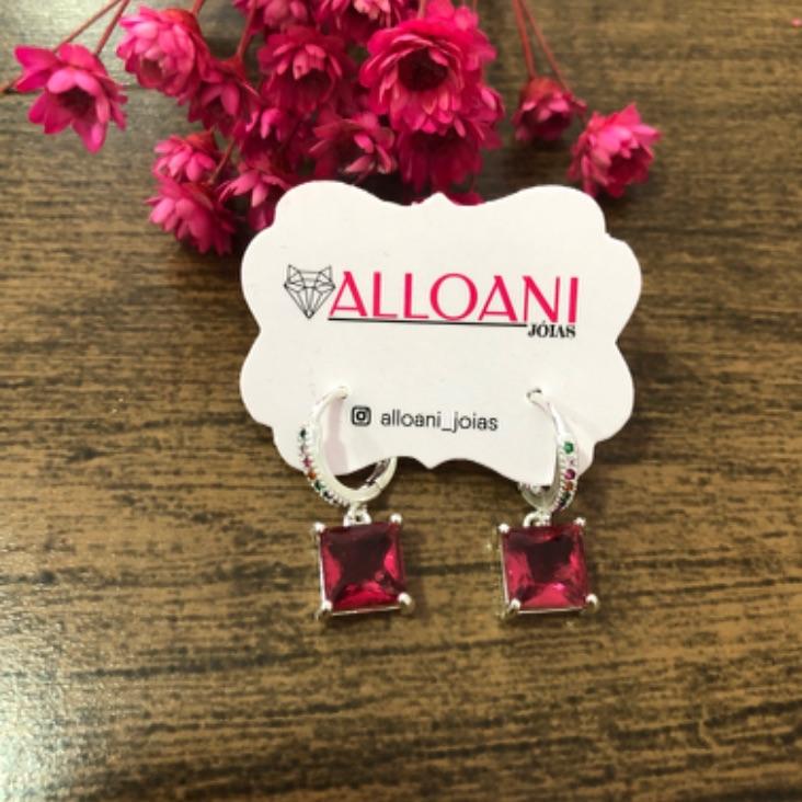 Brinco argolinha click cravejado com pedra pink