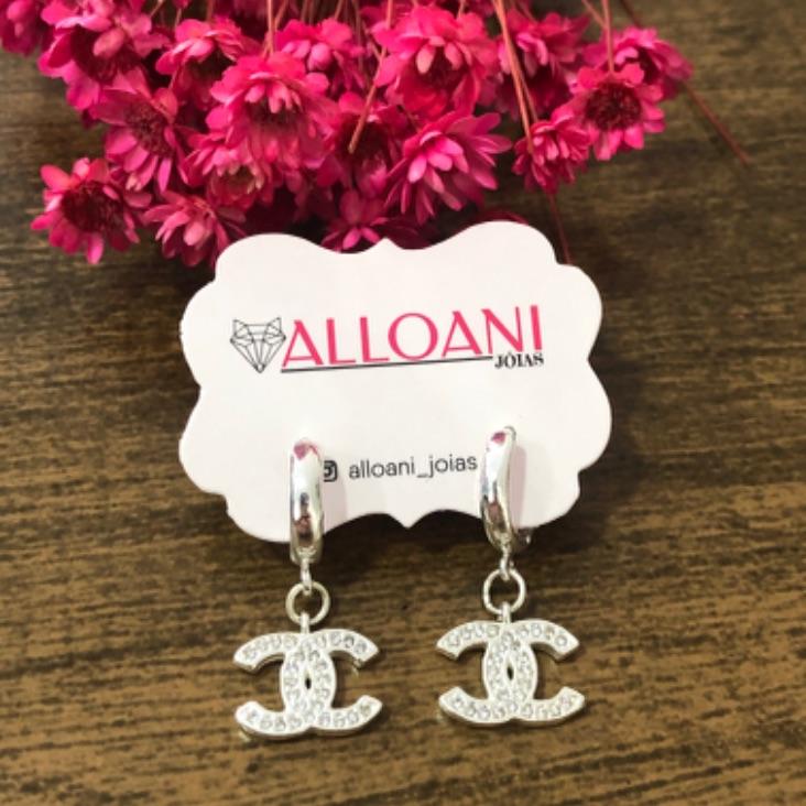 Brinco Argolinha com Pingente Chanel