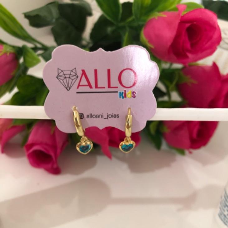 Brinco argolinha de click com Pingente de coração azul