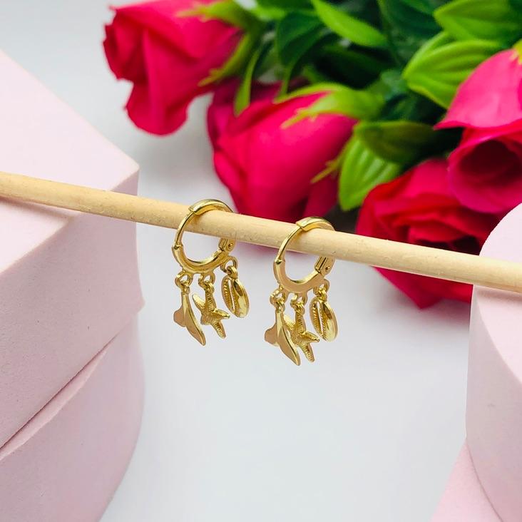 Brinco Argolinha de Click com três Pingente Mar