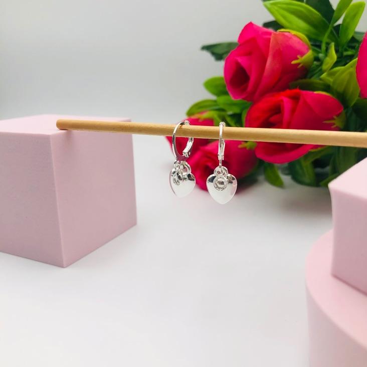 Brinco Argolinha de Coração com Ponto de Luz