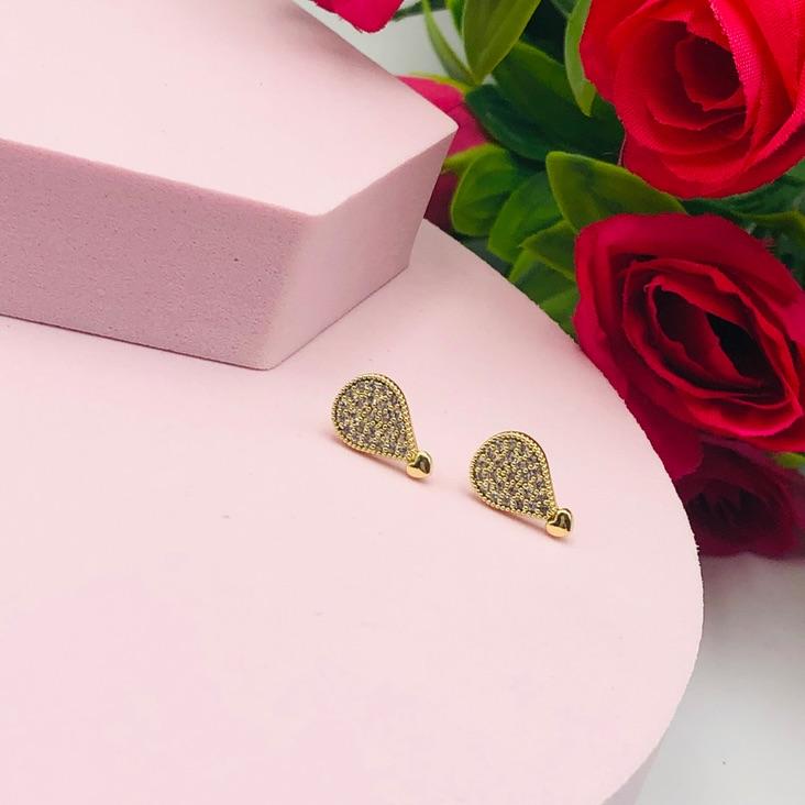 Brinco balão cravejado