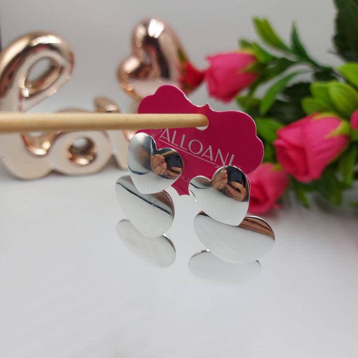 Brinco com 3 Corações Grandes Pendurados