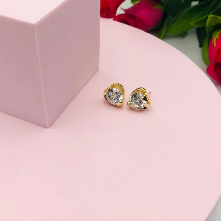 Brinco Coração com Pedra Branco