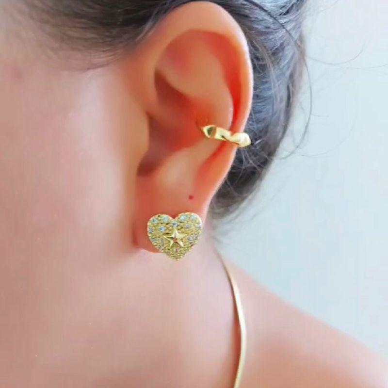 Brinco coração cravejado