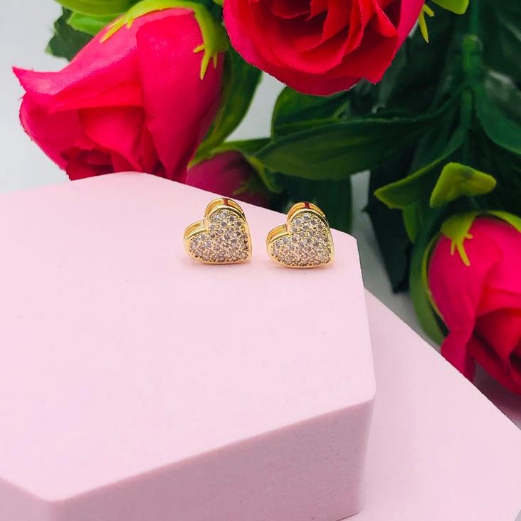 Brinco Coração Cravejado com Berço Duplo