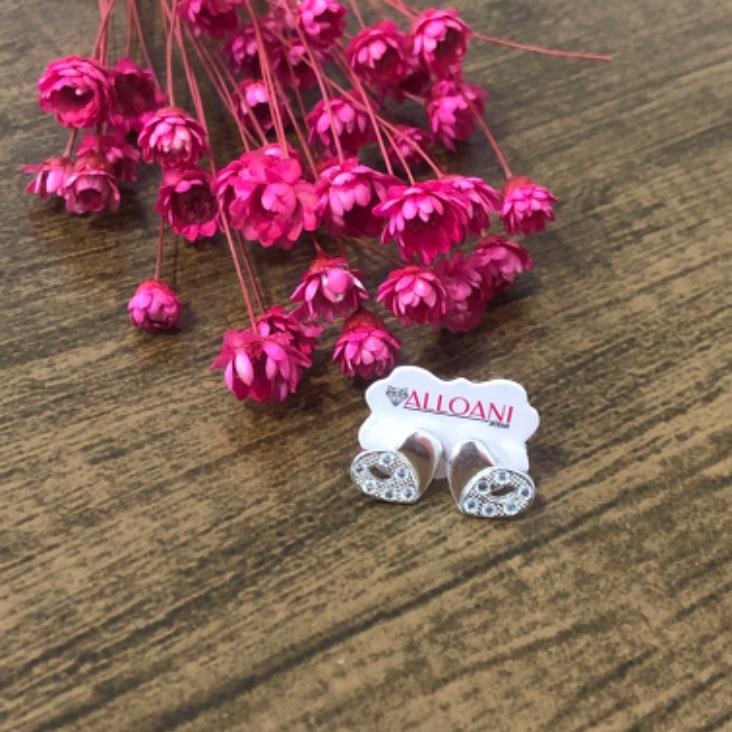 Brinco Coração Metade Liso Cravejado