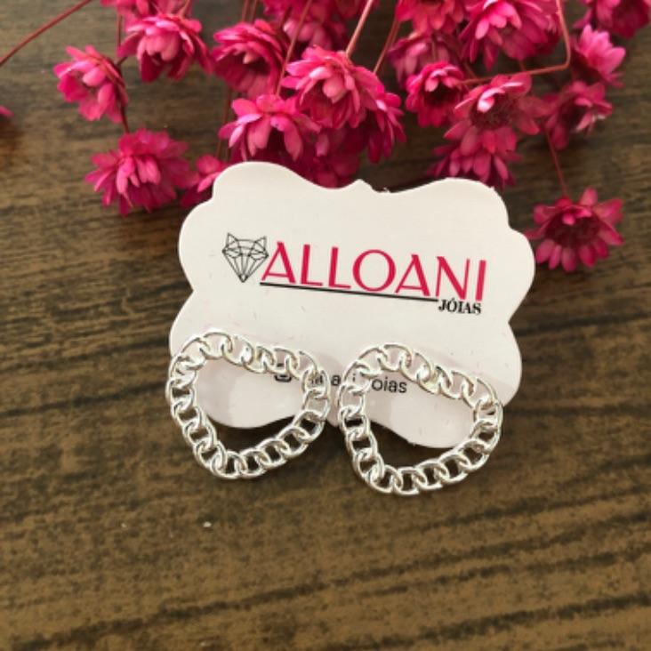 Brinco coração trabalhado formato corrente