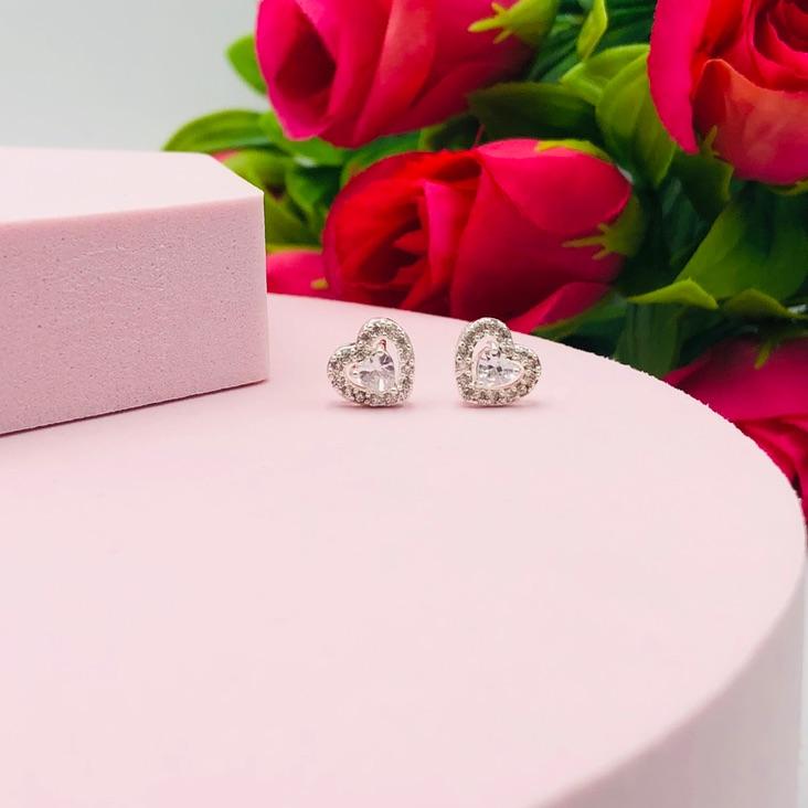 Brinco de Coração Cravejado