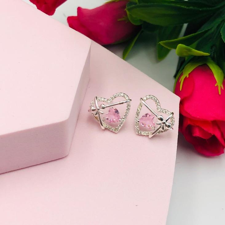 Brinco de Coração Cravejado com Laço