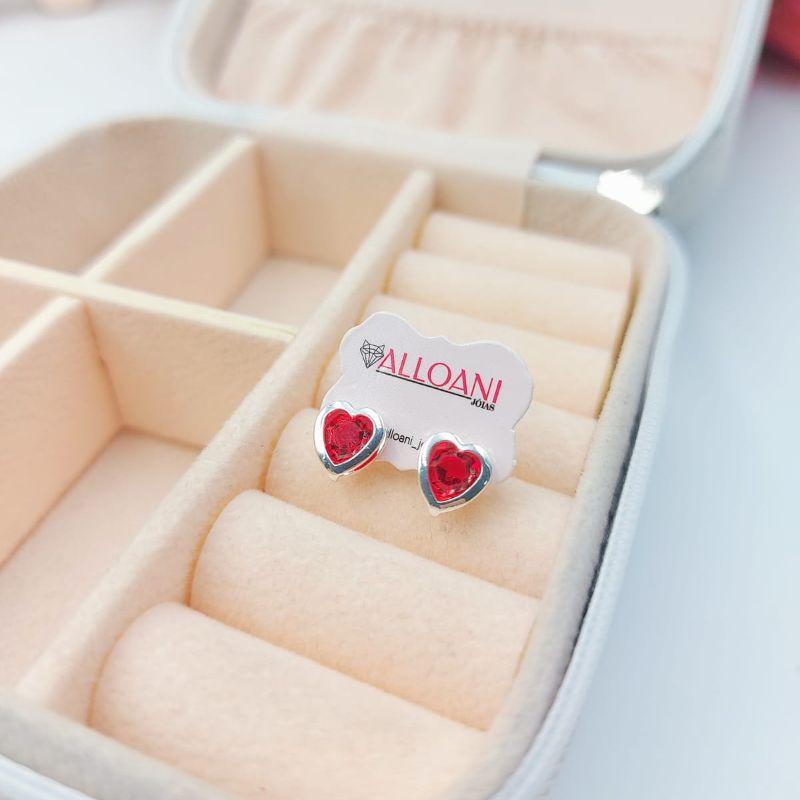 Brinco de coração vermelho