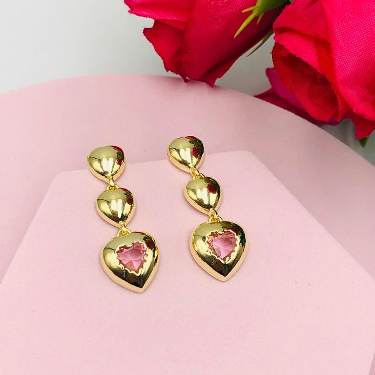 Brinco de Corações Pendurados com Pedra Rosa
