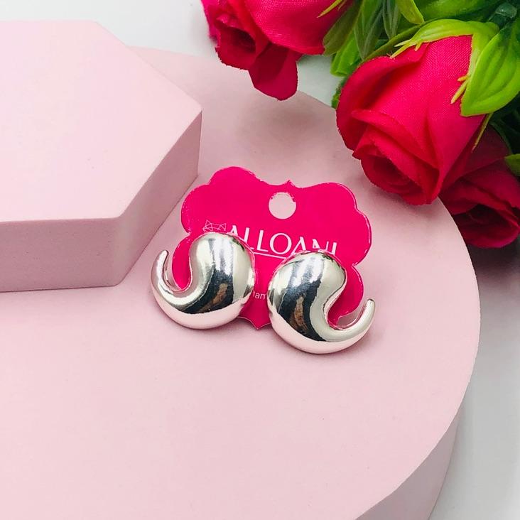 Brinco de Gota Formato de Virgula