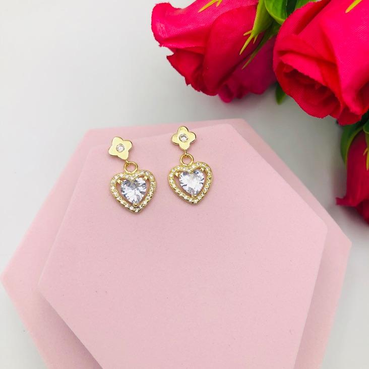 Brinco de Trevo com Coração Cravejado Pendurado
