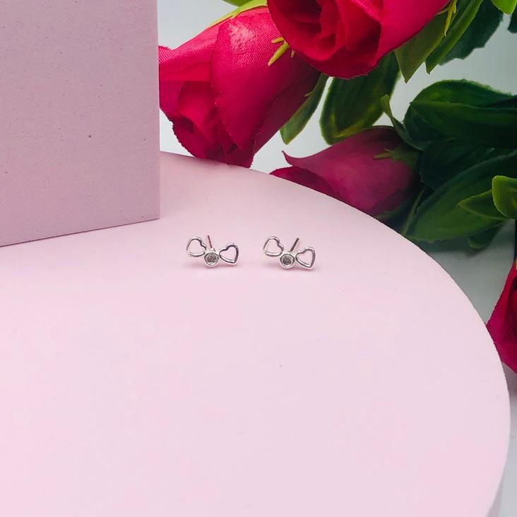 Brinco Dois corações e Ponto de Luz