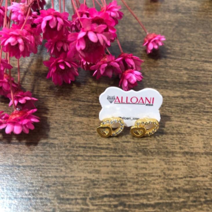 Brinco dourado corações