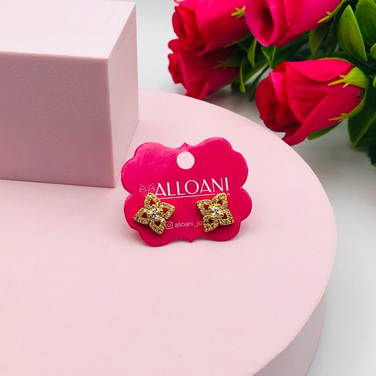 Brinco flor cravejada