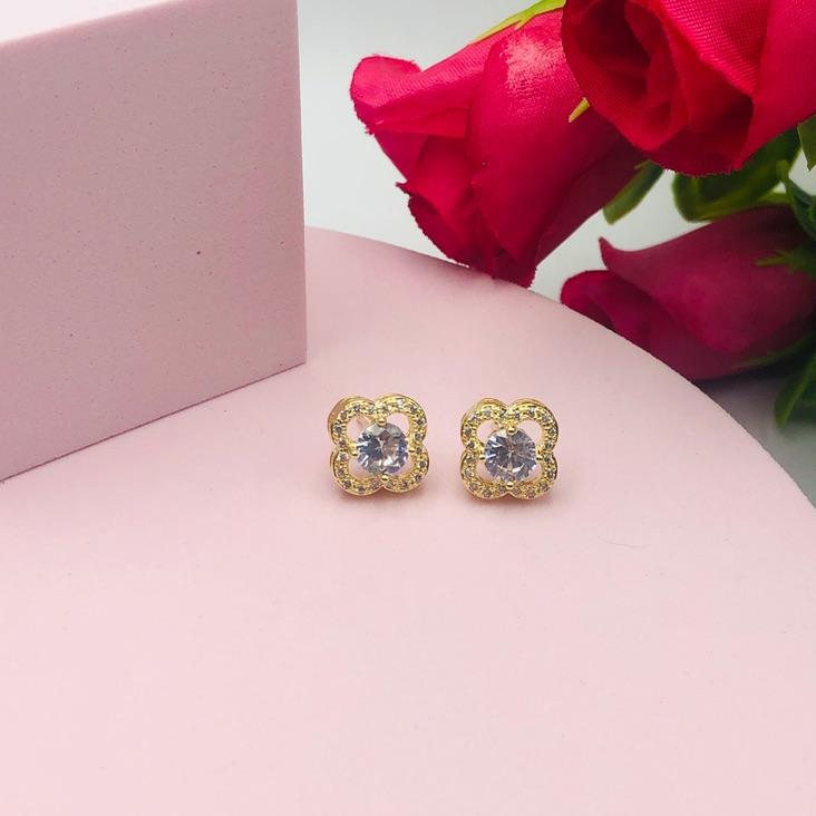 Brinco Flor Cravejado