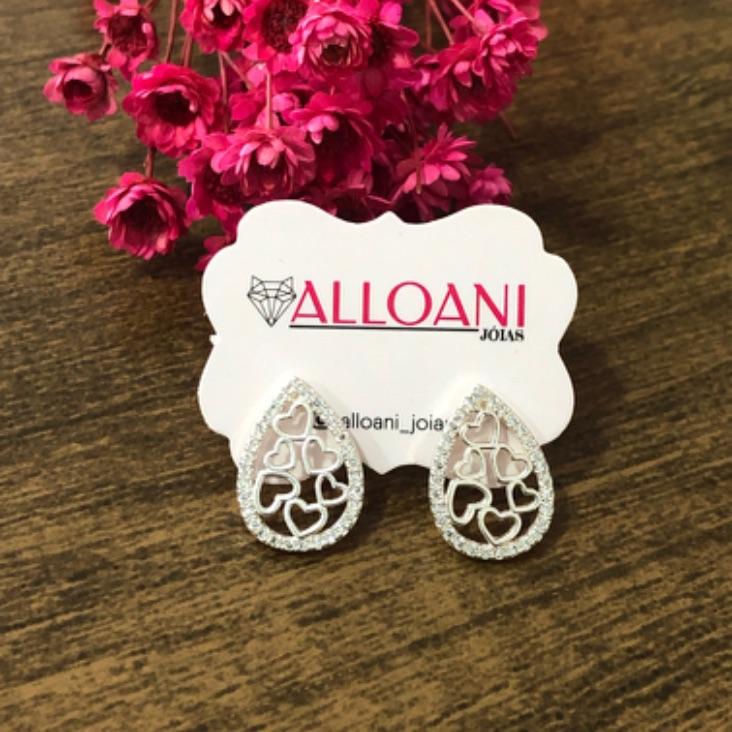 Brinco Gota com Coração Cravejado com Corações