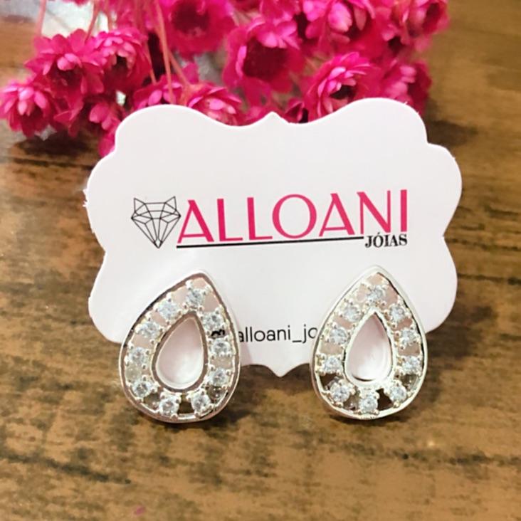 Brinco gota cravejada