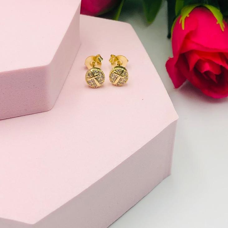 Brinco mandala cravejada com cruz