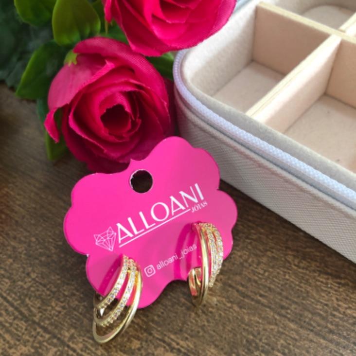 Brinco Meia Argola Cravejada e Lisa