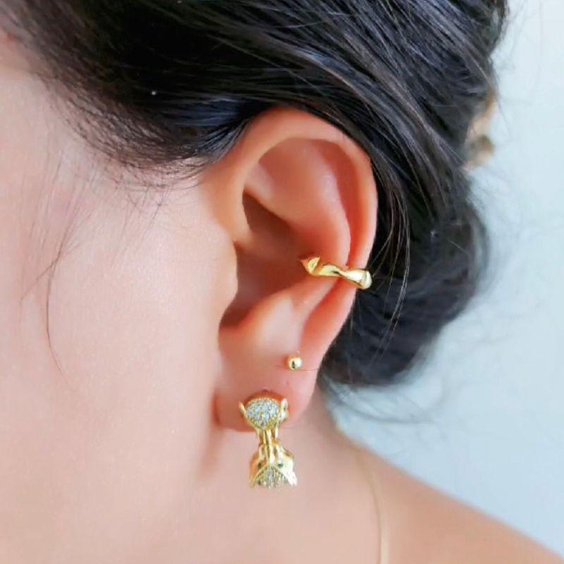 Brinco pantera cravejado de zirconias