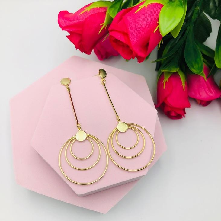 Brinco Pendurado com Círculo