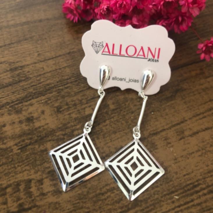 Brinco Pendurado com Forma Geométrica