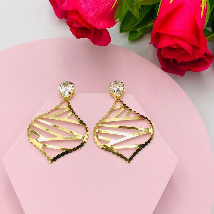 Brinco Pendurado com Ponto de Luz