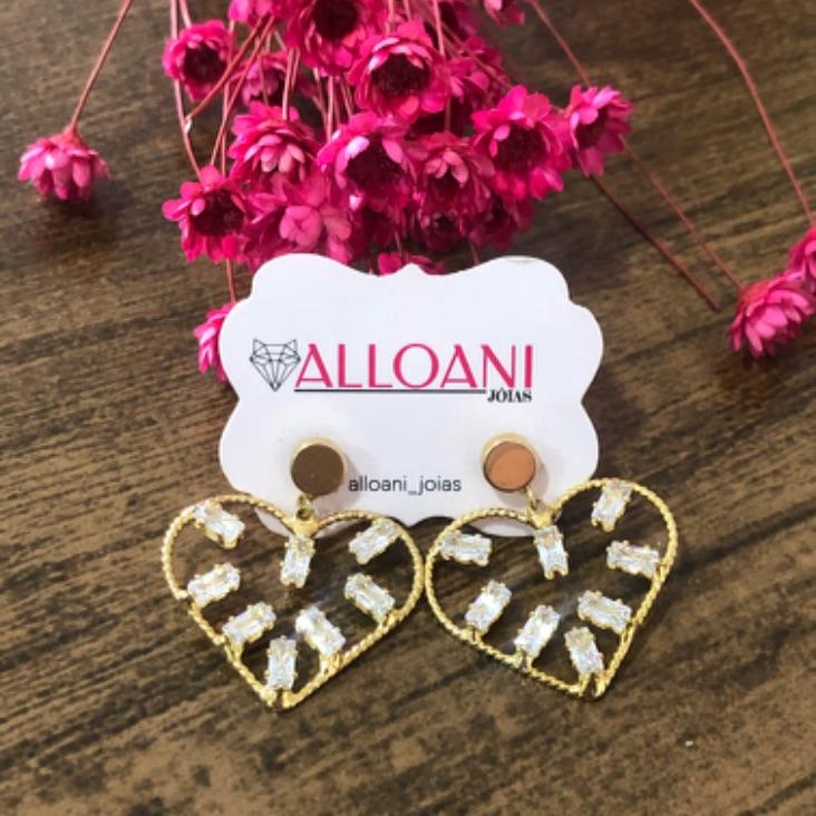 Brinco Pendurado Coração com Pedras
