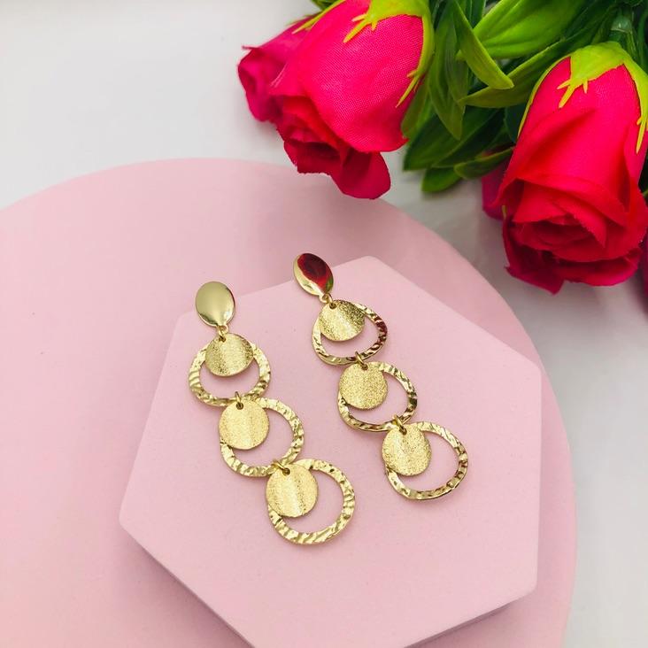 Brinco Pendurado em Formato de Círculo