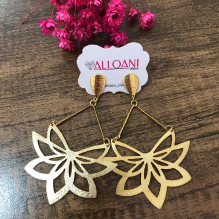 Brinco pendurado flor