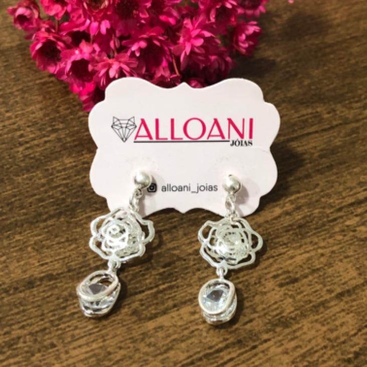 Brinco Pendurado Flor e Ponto de Luz