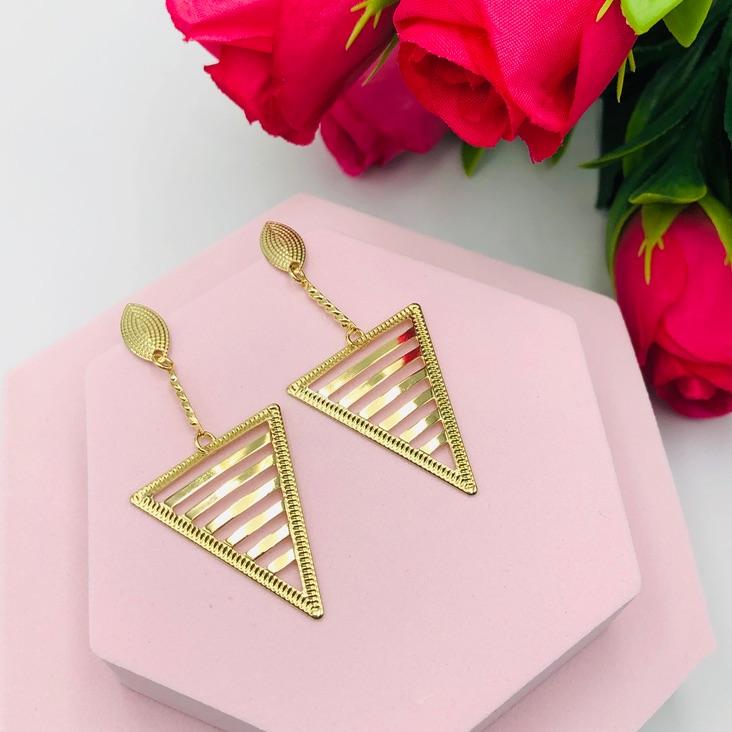 Brinco pendurado forma geométrica