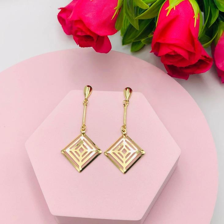 Brinco pendurado geométrico