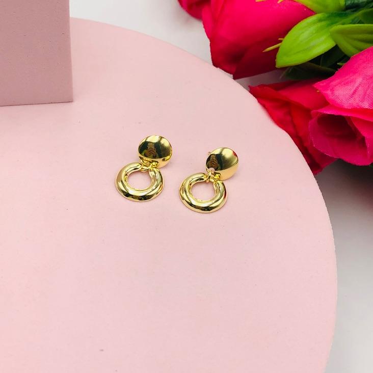 Brinco pendurado redondo