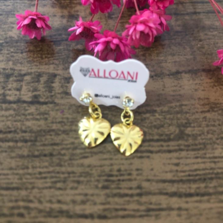 Brinco ponto de luz pendurado com coração