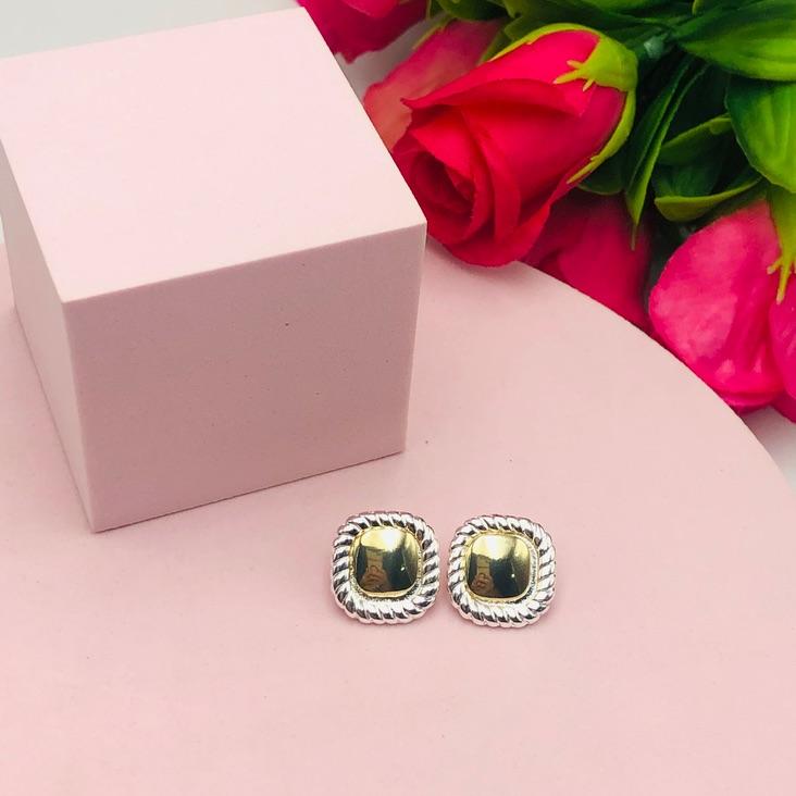 Brinco Quadrado Dois Banhos Ouro e Prata